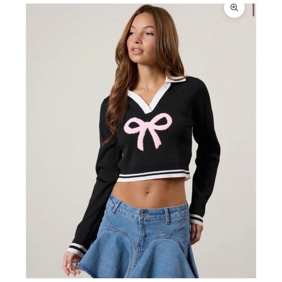 Forever 21 Sweaters - Forever 21 FCT With Love Collared Cropped Graphic Bow Sweater Size Extra Large